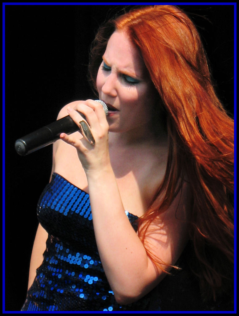 Simone Simons