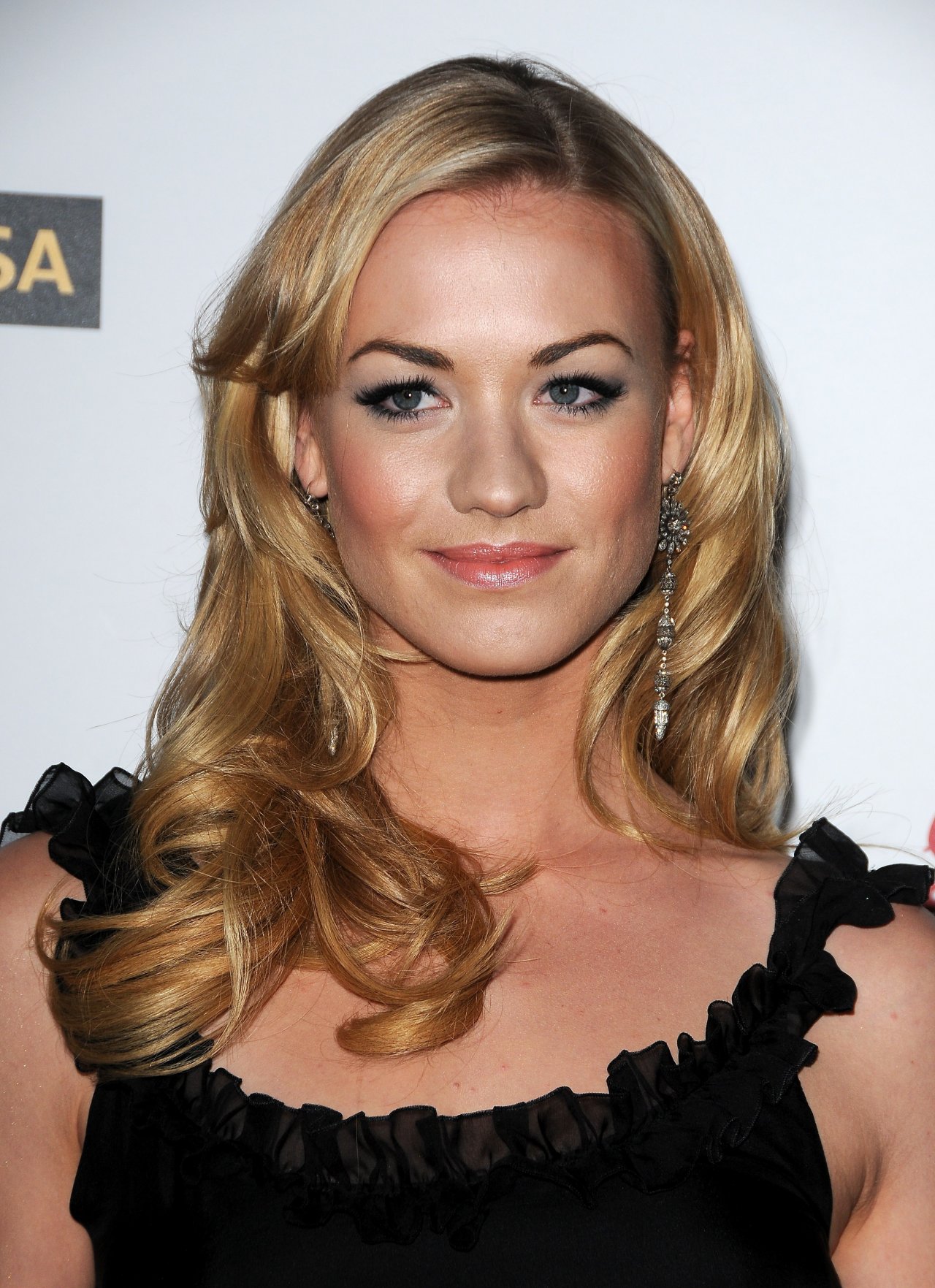 Yvonne Strahovski